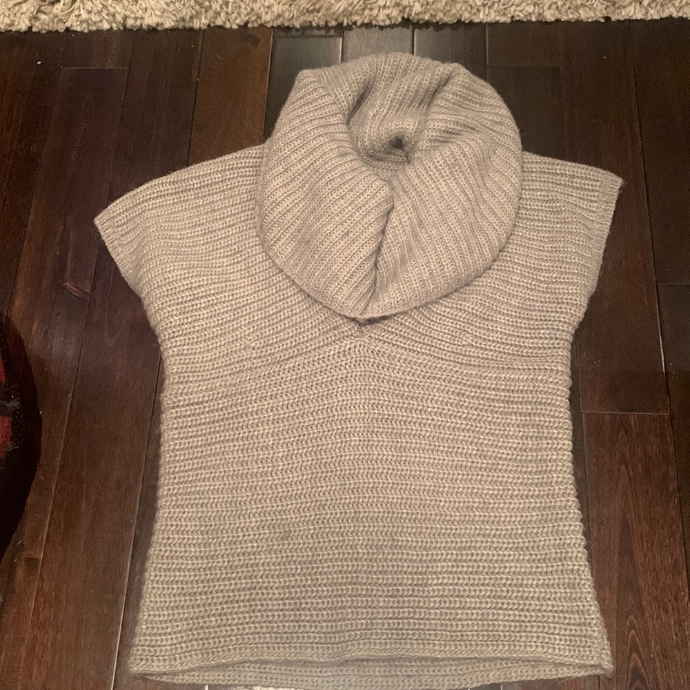 Lauren Ralph Lauren knit athletic top great for over tights & athletic wear XXS.